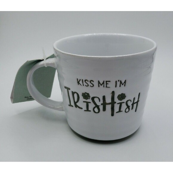 Kiss Me I'm Irishish Large Ceramic Coffee Mug With 2 Lapel Pins Prima Design - Picture 3 of 15